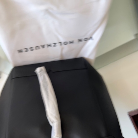 VON HOLZHAUSEN Large Black Vegan Leather The Bucket Backpack - Picture 7 of 9